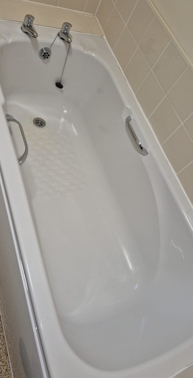 Void property bathroom after Bartley's cleaning